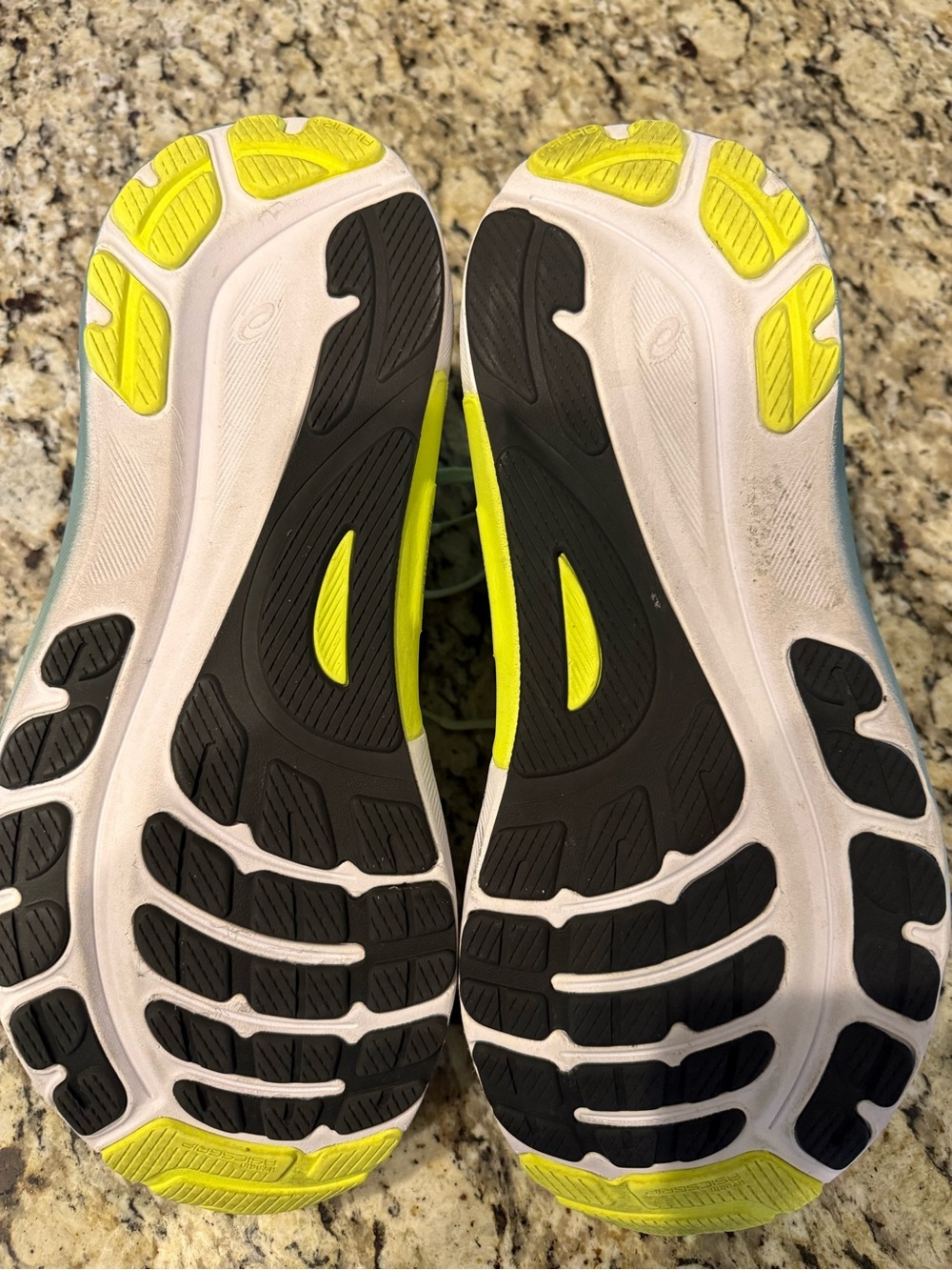 ASICS Kayano - Picture 4 of 5